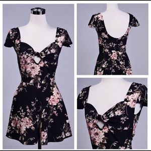 Floral romper 🌷
